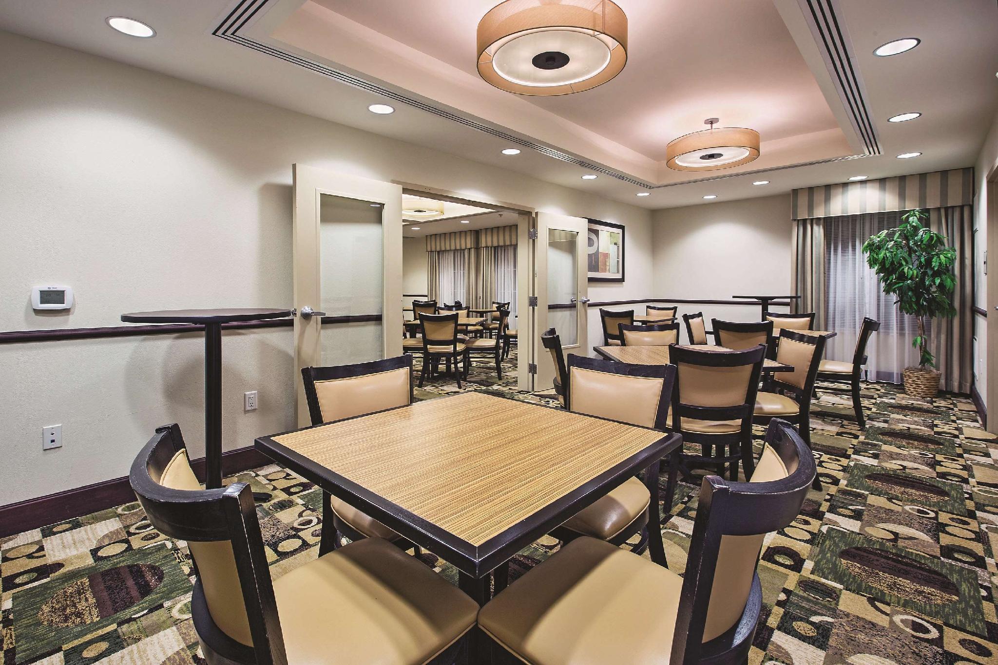 La Quinta By Wyndham Lancaster 3*