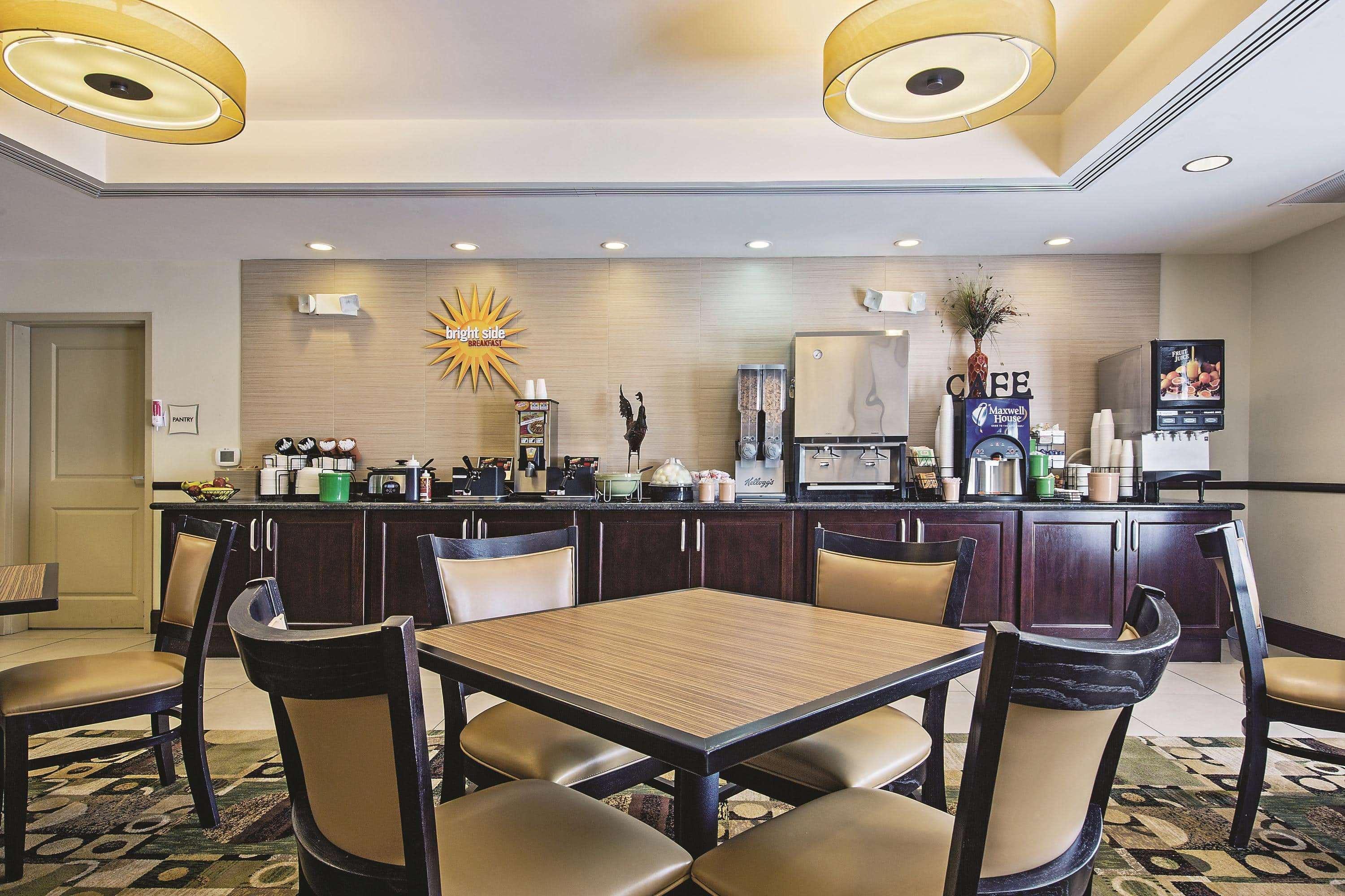 La Quinta By Wyndham Lancaster Hotel 3*